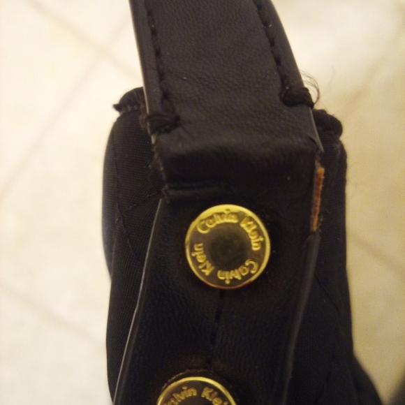 Calvin Klein Black Quilted Crossbody Bag - Picture 6 of 10